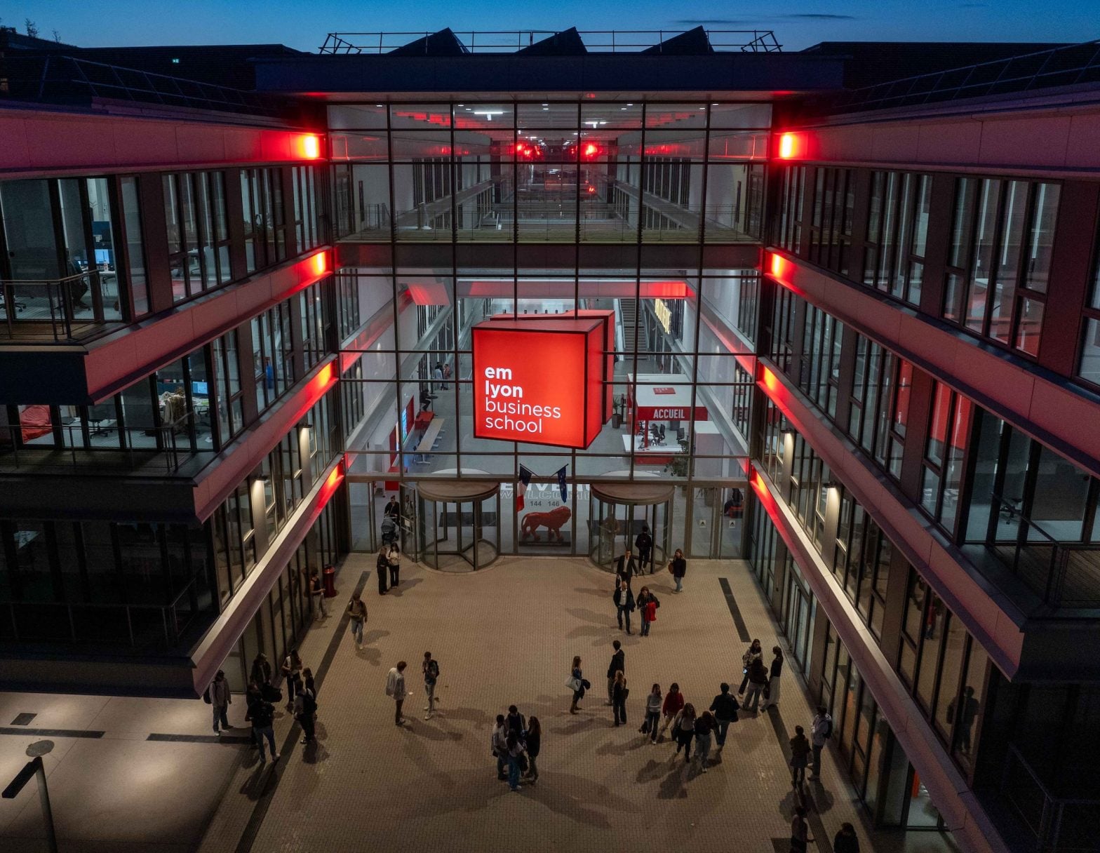 emlyon business school 6