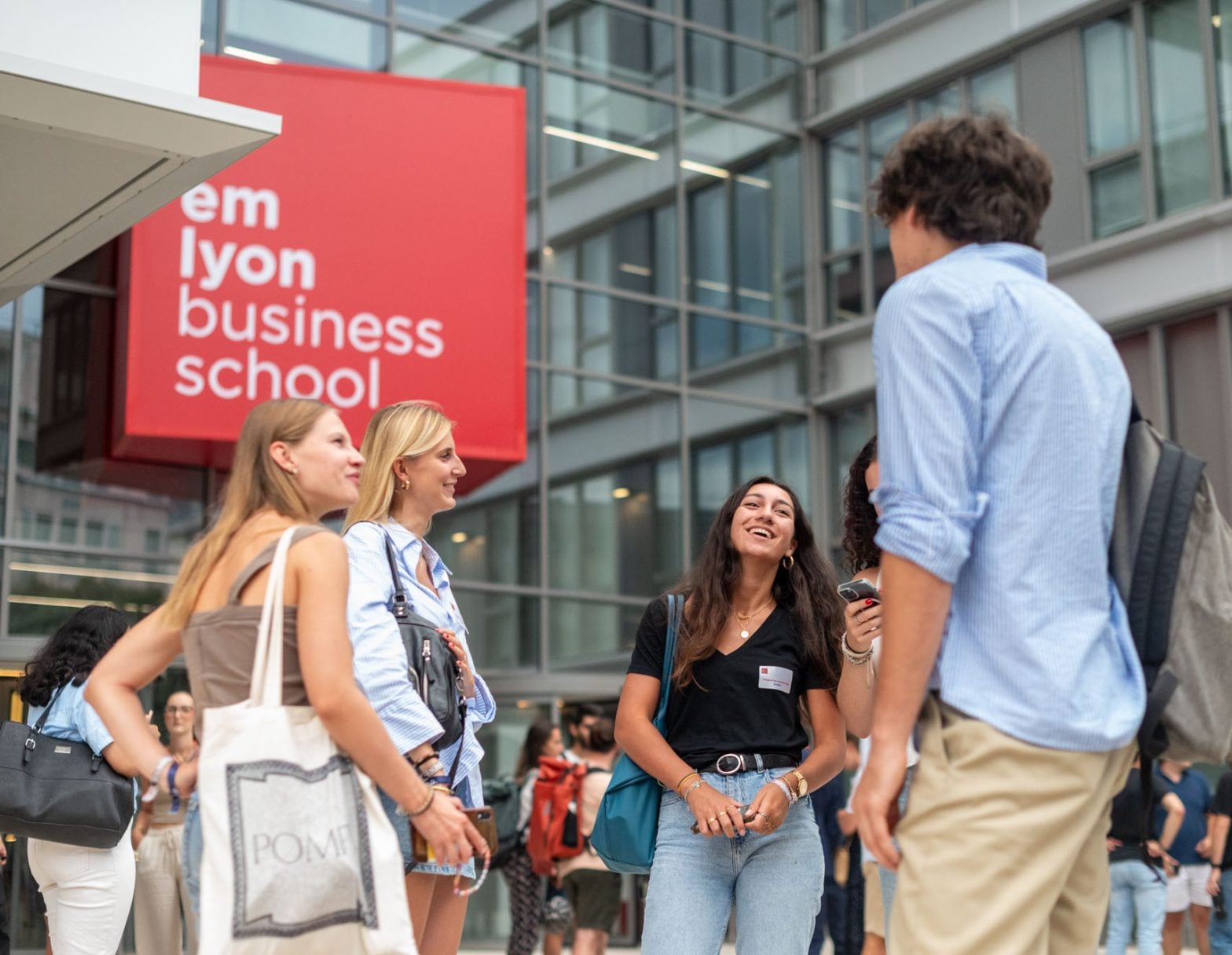 emlyon business school 7