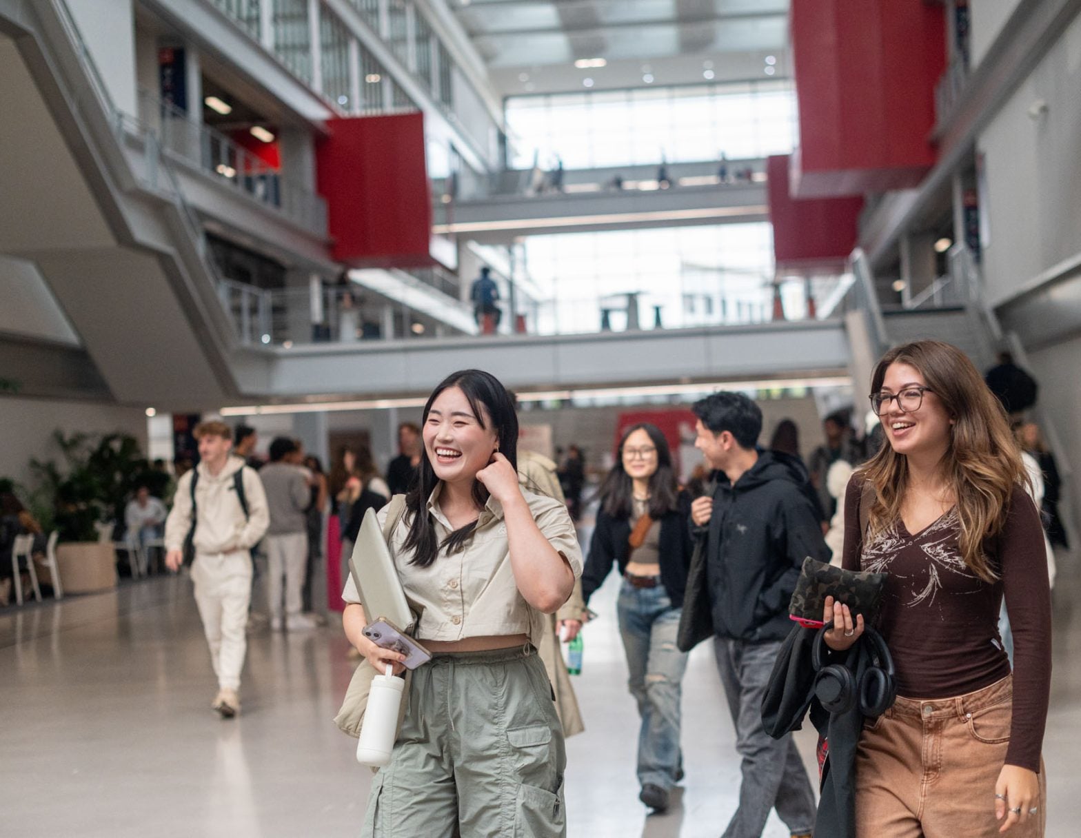 emlyon business school 8